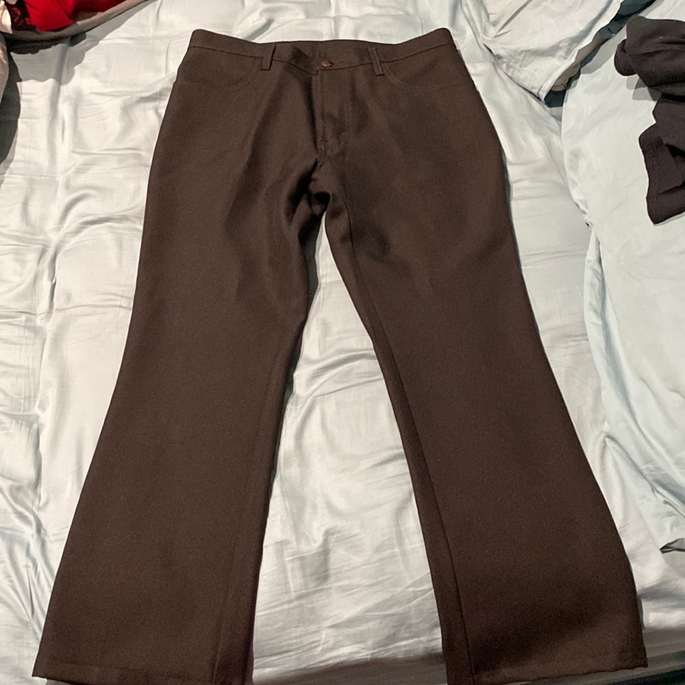 Levi’s 517 black dress pants 34x30 looks brown because of lighting but is black